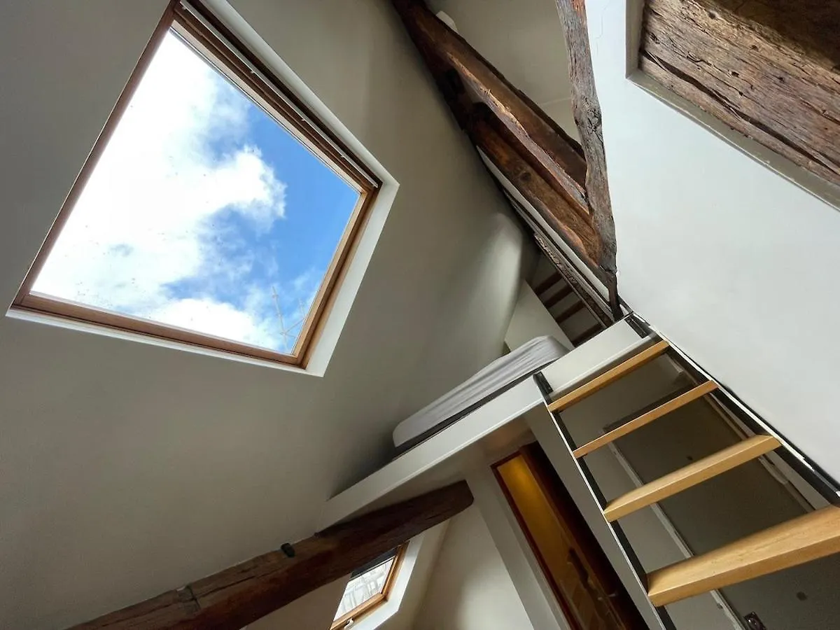 Appartement Le Marais Vue Et Metro Ligne 1, 11 Et Rer A, B à Paris